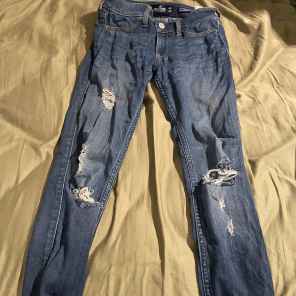 Hollister LOW-RISE RIPPED MEDIUM WASH JEAN LEGGINGS - Picture 7 of 7